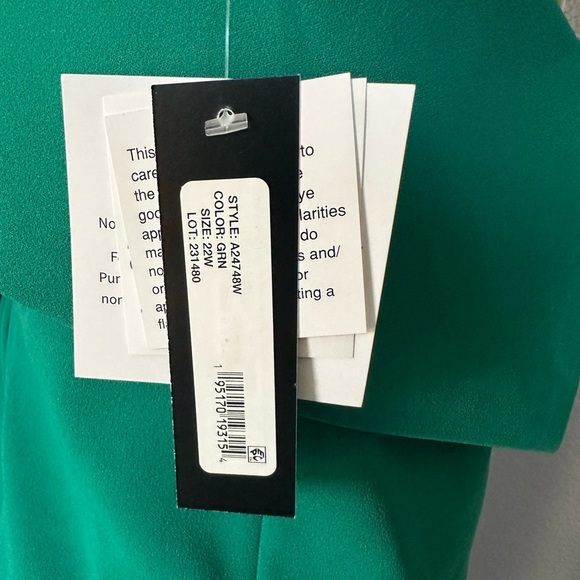 NEW BETSY & ADAM Women Green Asymmetrical Hem Slit Off The Shoulder Sheath Dress - Picture 8 of 9